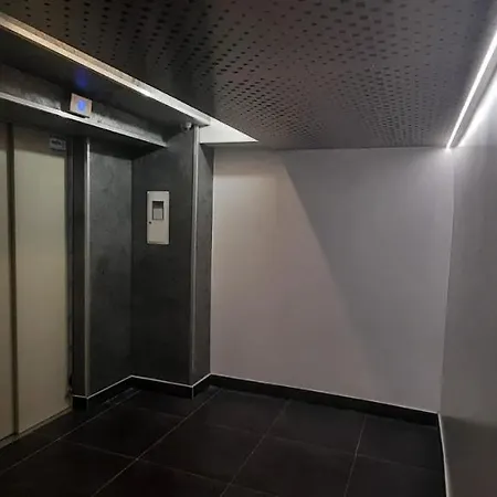 Luxurious, Spacious, Modern Gem. Great Location ! Warsaw