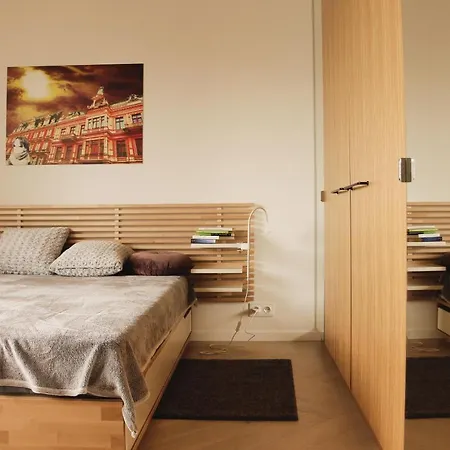 Appartement Luxurious, Spacious, Modern Gem. Great Location ! *