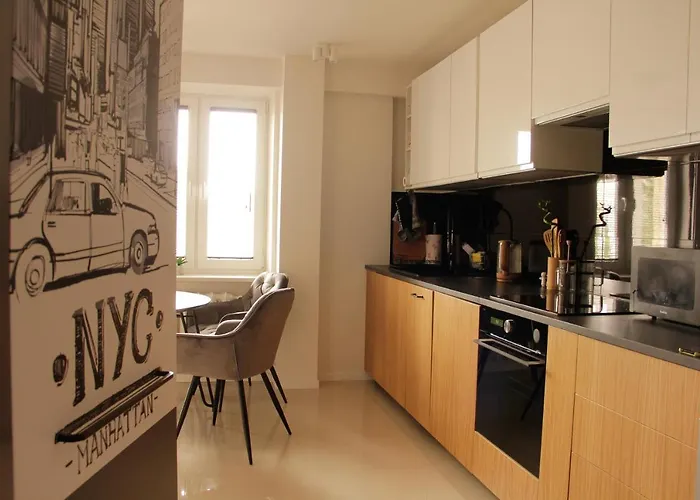 Luxurious, Spacious, Modern Gem. Great Location ! * Warschau