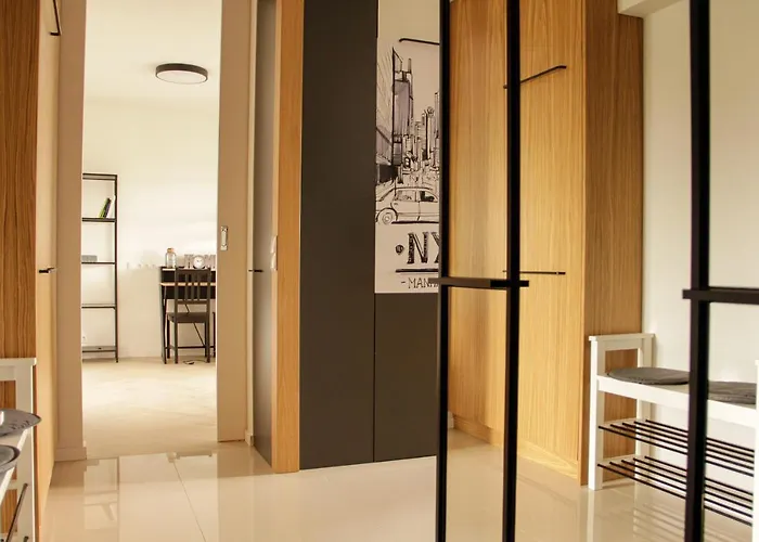 Luxurious, Spacious, Modern Gem. Great Location !