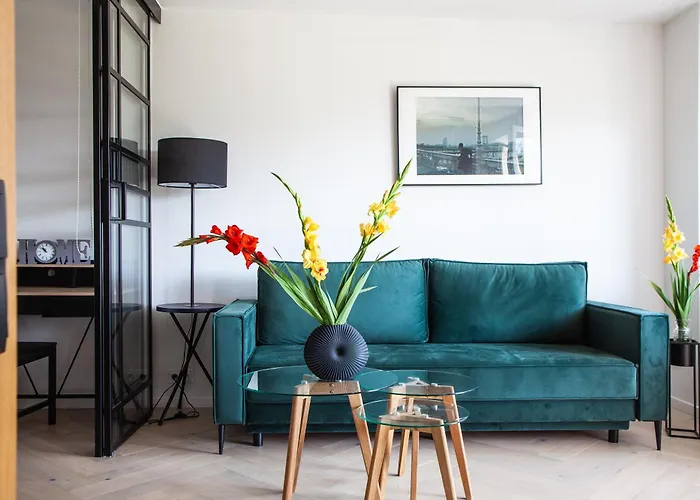 Luxurious, Spacious, Modern Gem. Great Location ! Appartement Warschau