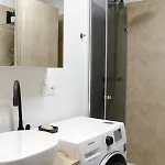 Luxurious, Spacious, Modern Gem. Great Location ! Warsaw