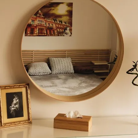 아파트 Luxurious, Spacious, Modern Gem. Great Location ! 바르샤바